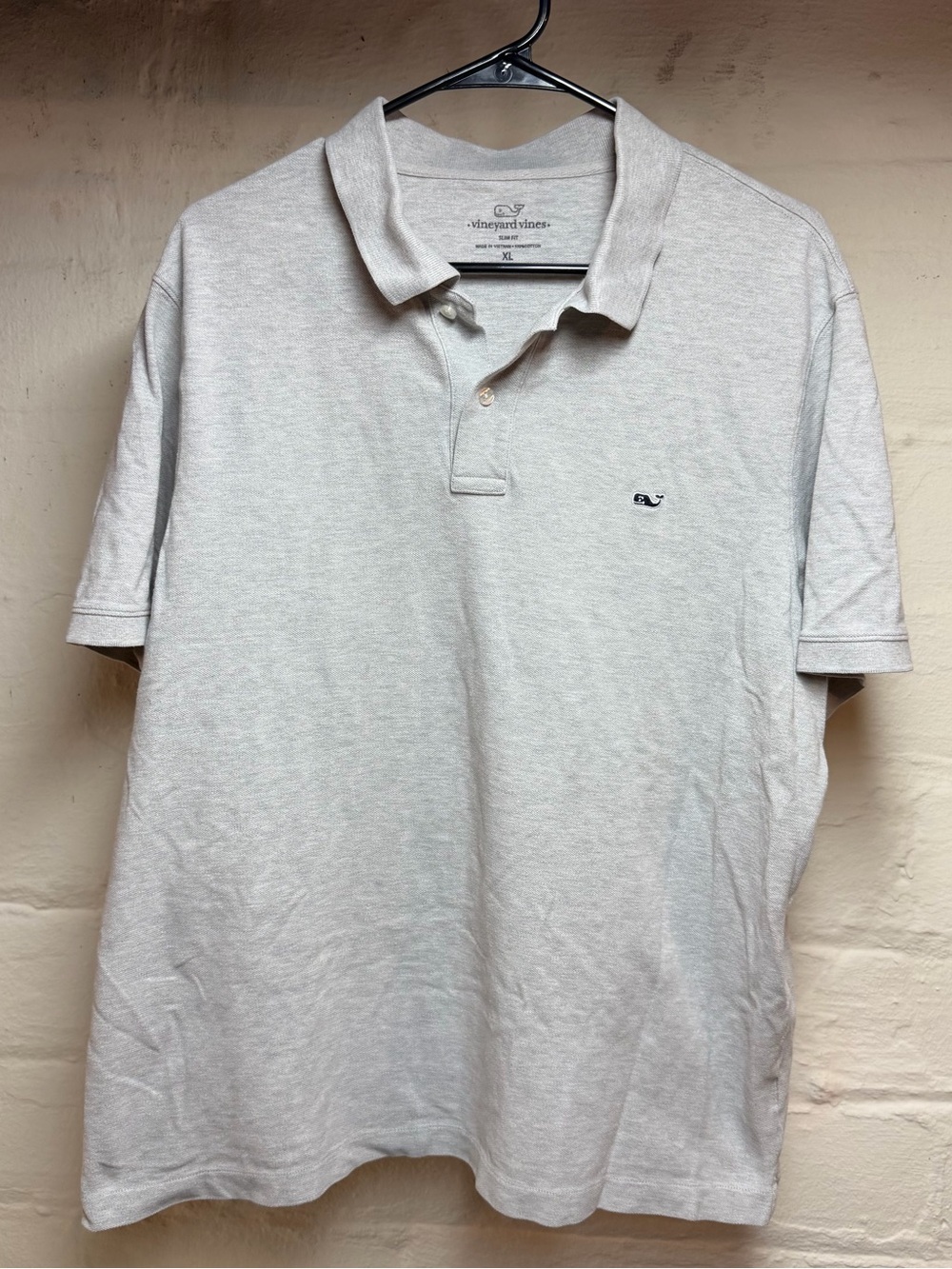 Vineyard Vines Men’s Polo in Light Gray